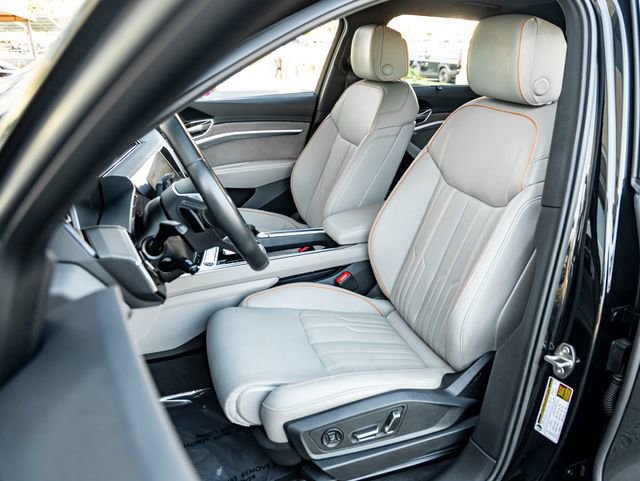 Used 2024 Audi Q8 e-tron Prestige w/ Prestige Package image 14