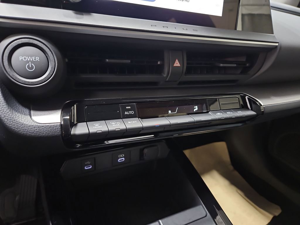 New 2026 Toyota Prius LE image 18