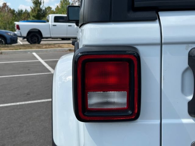 Used 2018 Jeep Wrangler Unlimited Sahara AWD/4WD image 44