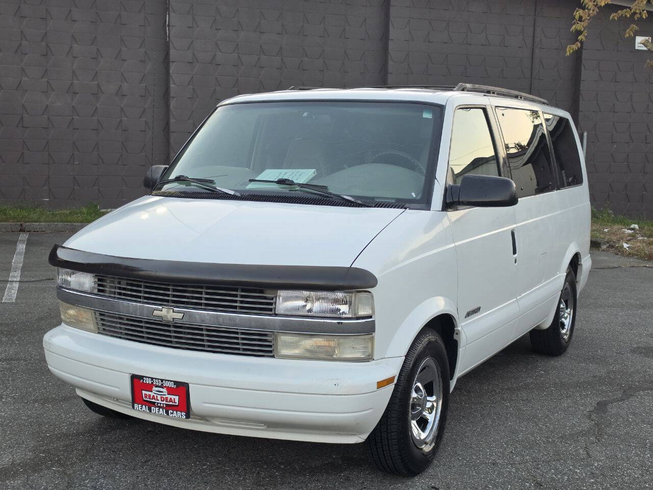 Used 2001 Chevrolet Astro Passenger RWD image 16