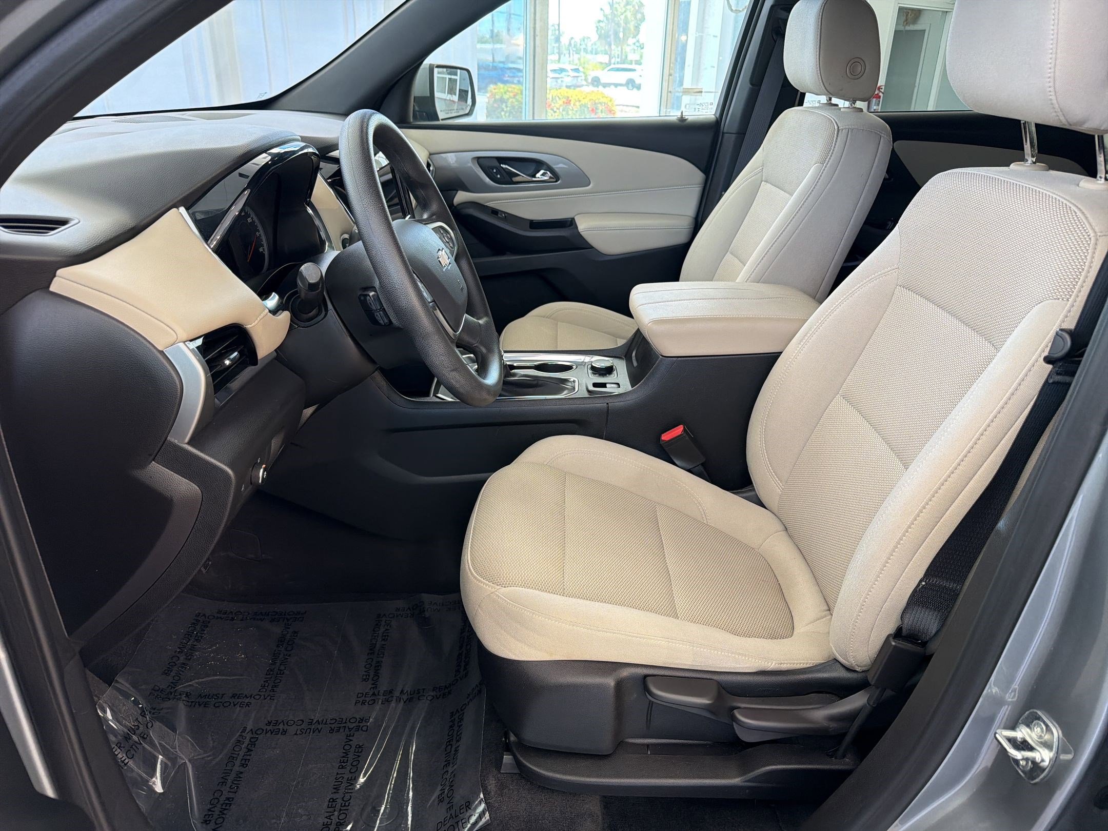 Used 2023 Chevrolet Traverse LS w/ Safety Package FWD image 5