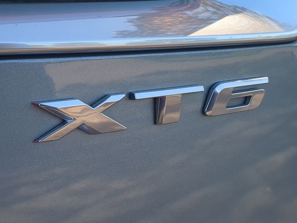 Used 2025 Cadillac XT6 Premium Luxury image 33