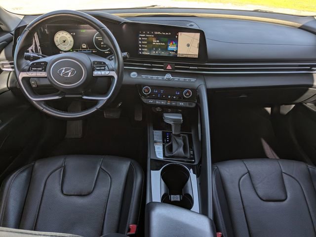 Used 2021 Hyundai Elantra Limited image 18