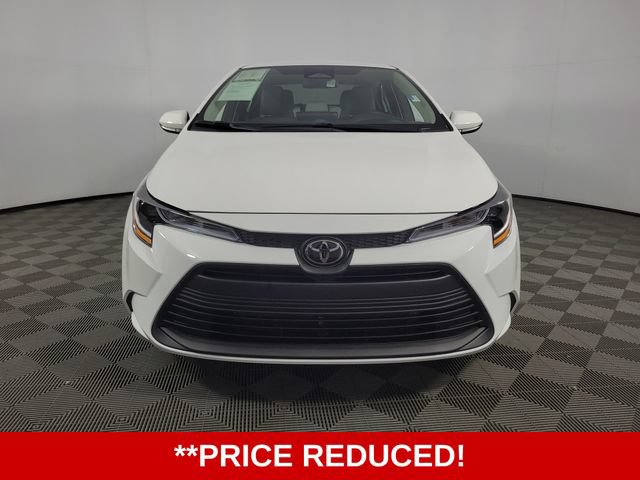 Used 2025 Toyota Corolla LE FWD image 2