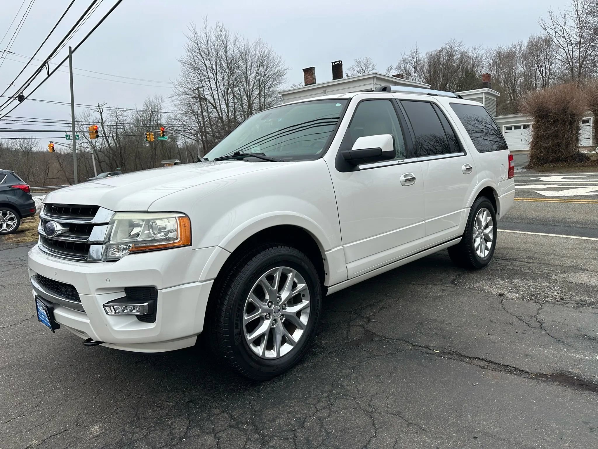 Used 2016 Ford Expedition Limited w/ Equipment Group 301A AWD/4WD image 3