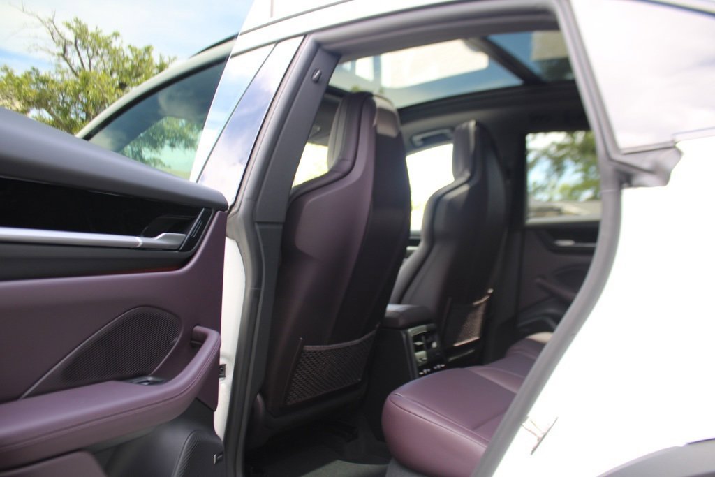 Used 2025 Porsche Macan Electric image 41