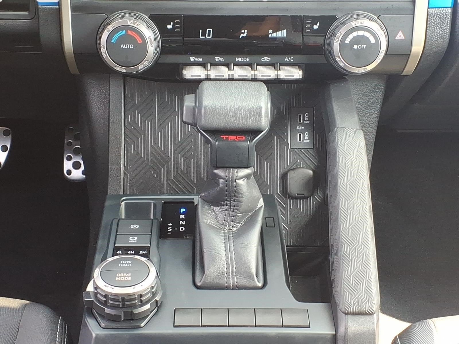 Used 2025 Toyota Tacoma TRD Sport AWD/4WD image 17