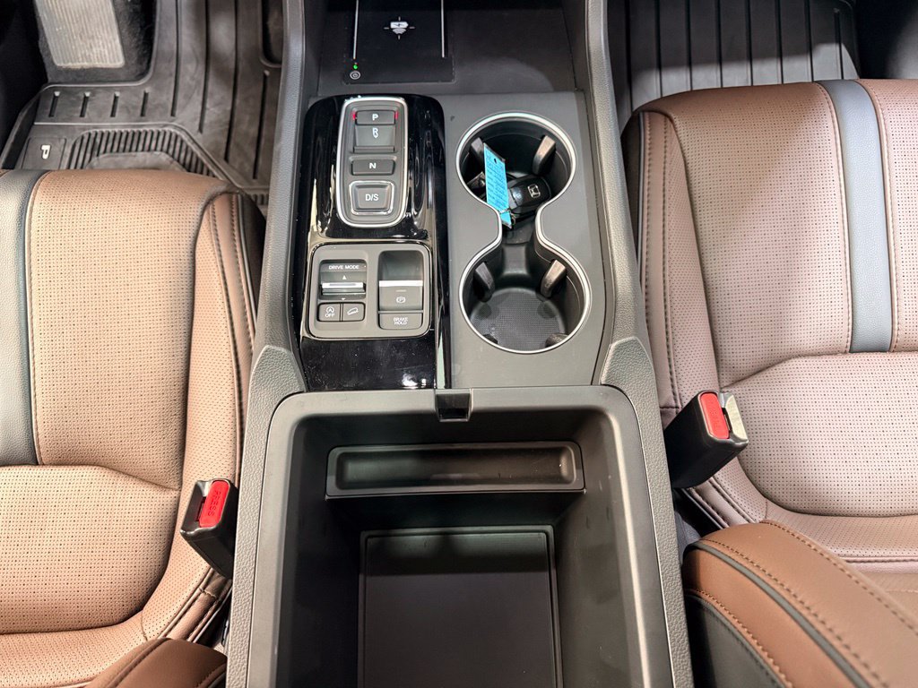 Used 2025 Honda Pilot Elite image 26