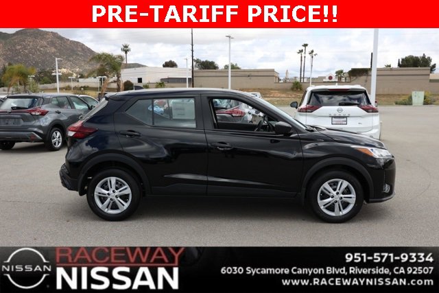 New 2025 Nissan Kicks Play S image 3