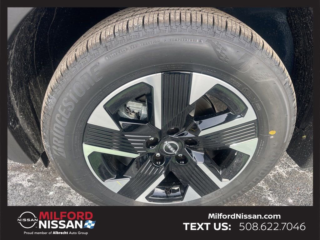 Used 2025 Nissan Kicks SV w/ SV Premium Package AWD/4WD image 8