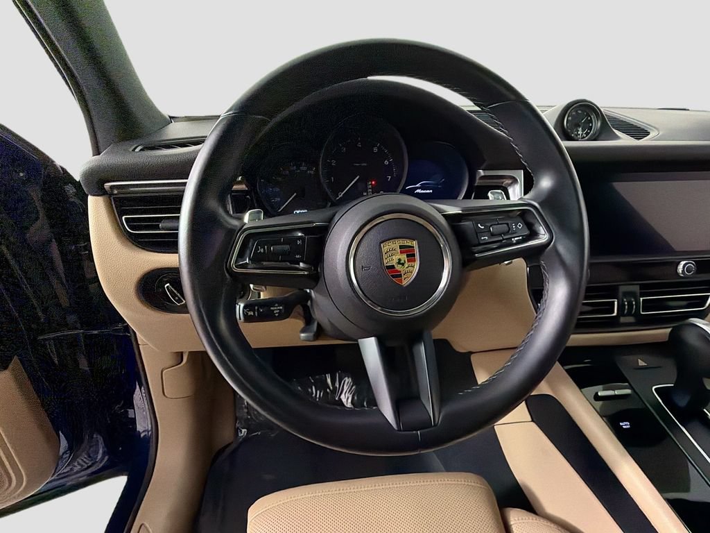Used 2024 Porsche Macan AWD/4WD image 11