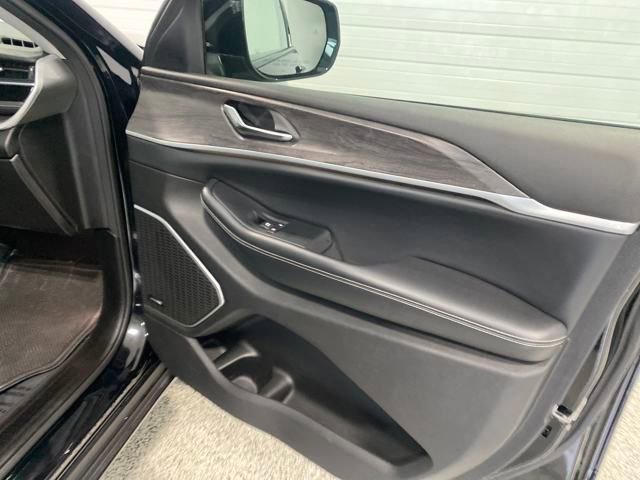 Used 2024 Jeep Grand Cherokee Limited 4xe image 13