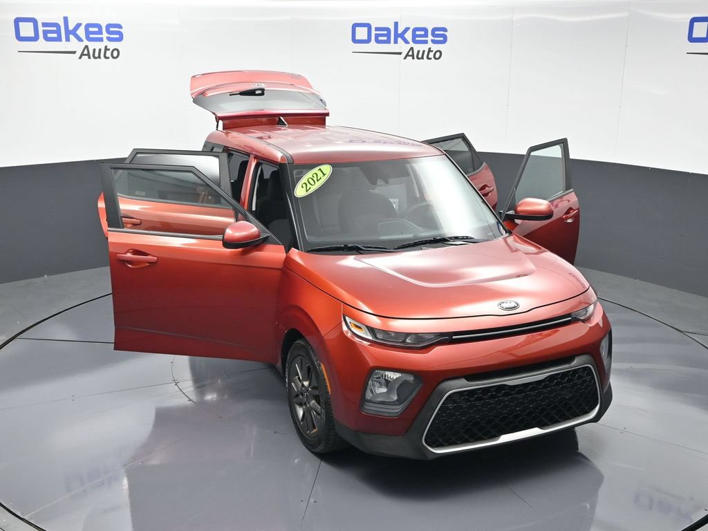 Certified 2021 Kia Soul S FWD image 53