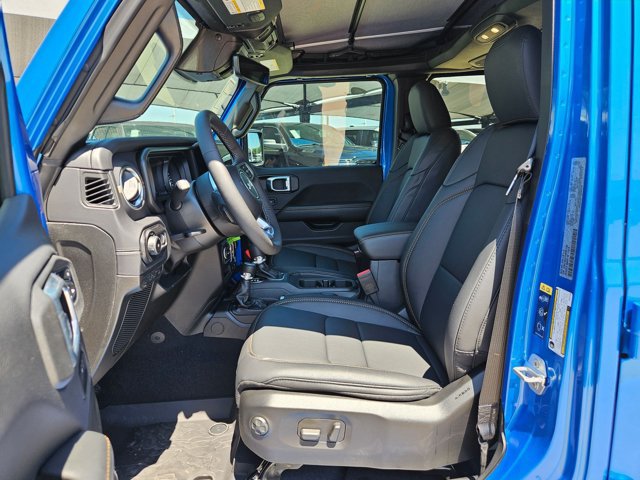 New 2026 Jeep Wrangler Unlimited Sahara AWD/4WD image 4