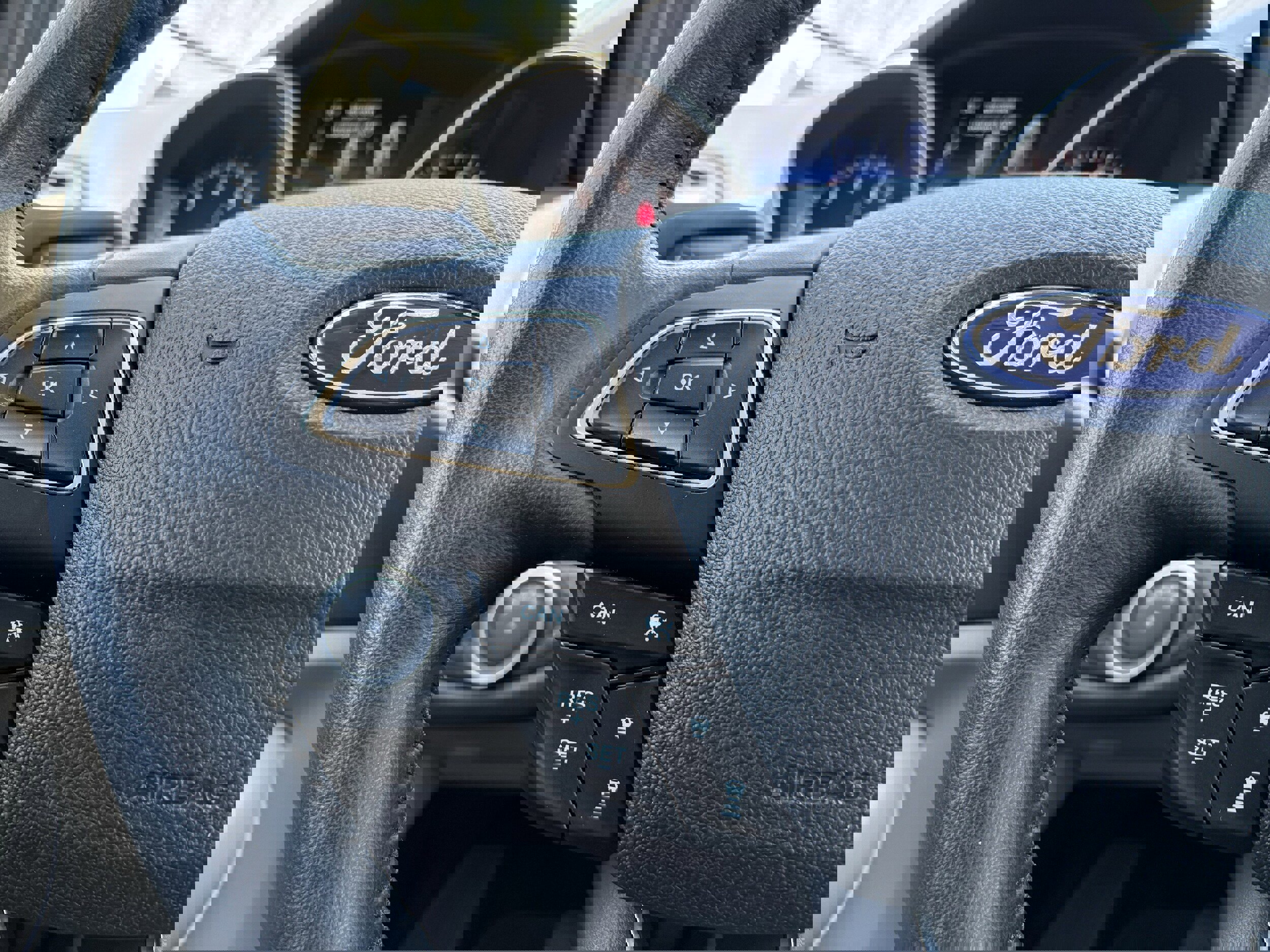 Used 2019 Ford Escape Titanium image 18