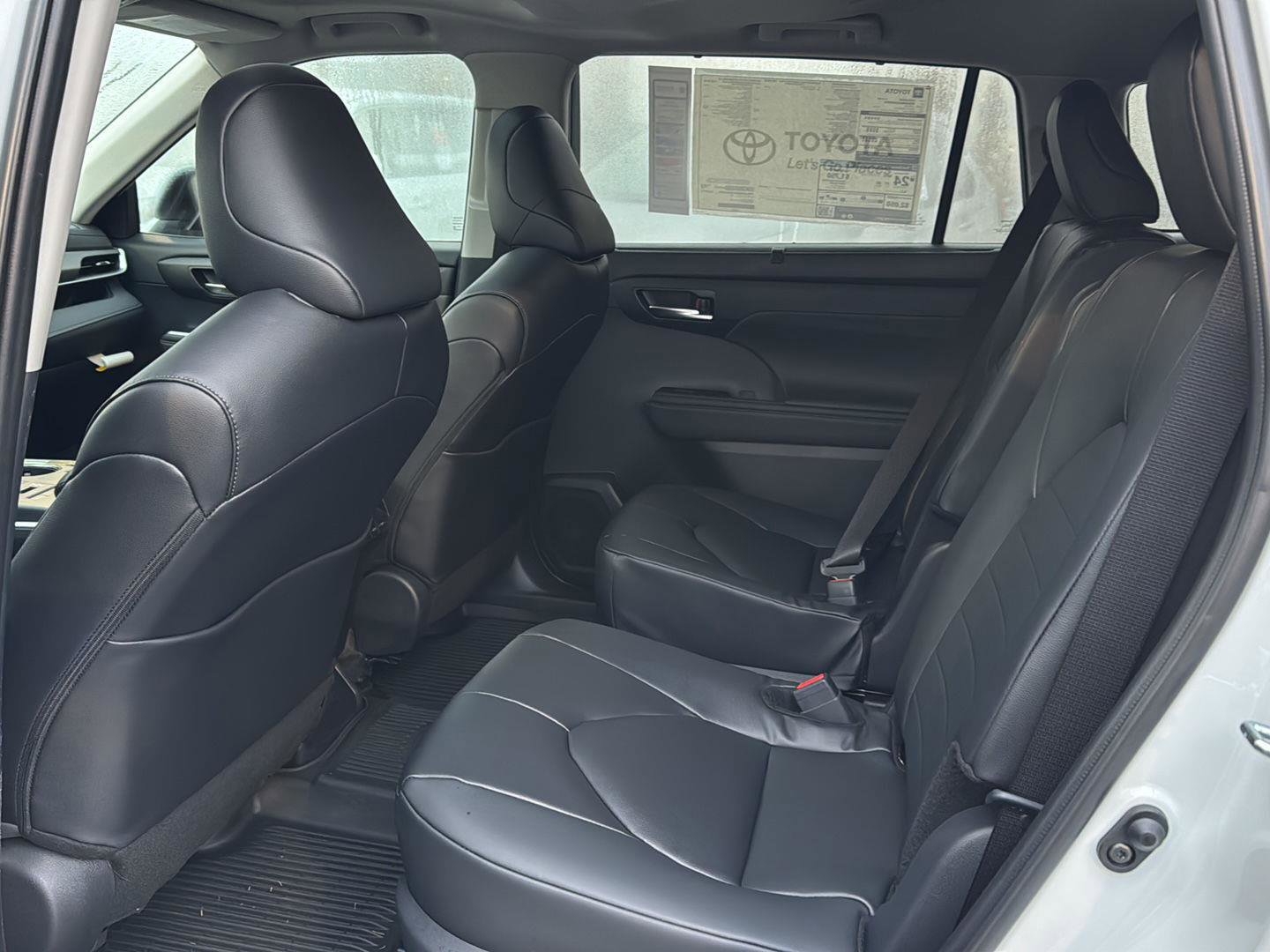 New 2026 Toyota Highlander XLE image 9