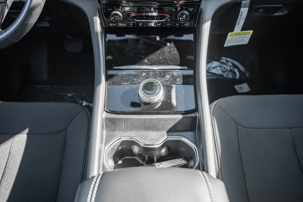New 2025 Jeep Grand Cherokee Laredo X w/ Luxury Tech Group I image 25