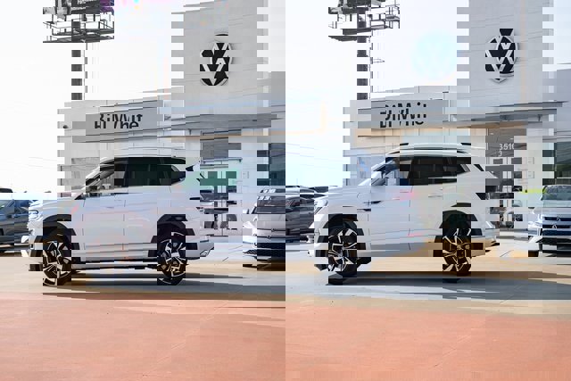 New 2026 Volkswagen Atlas SEL Premium R-Line image 3