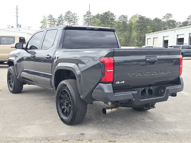 Used 2025 Toyota Tacoma SR5 AWD/4WD image 3