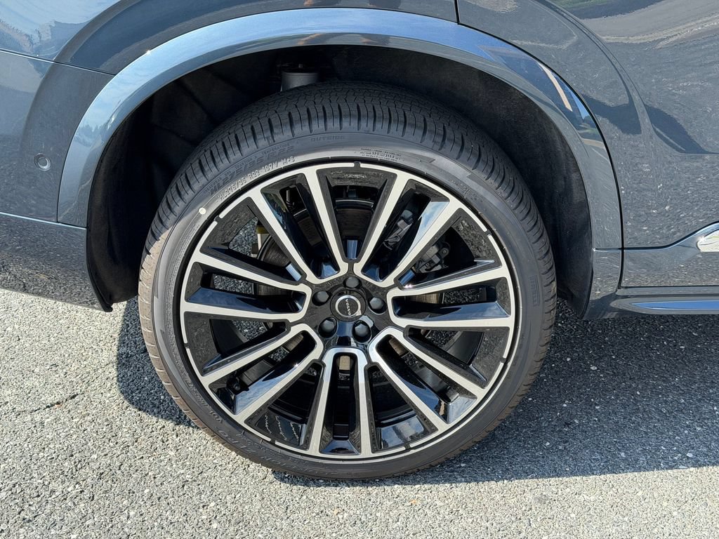 New 2026 Volvo XC90 B6 Plus w/ Protection Package Premier AWD/4WD image 6