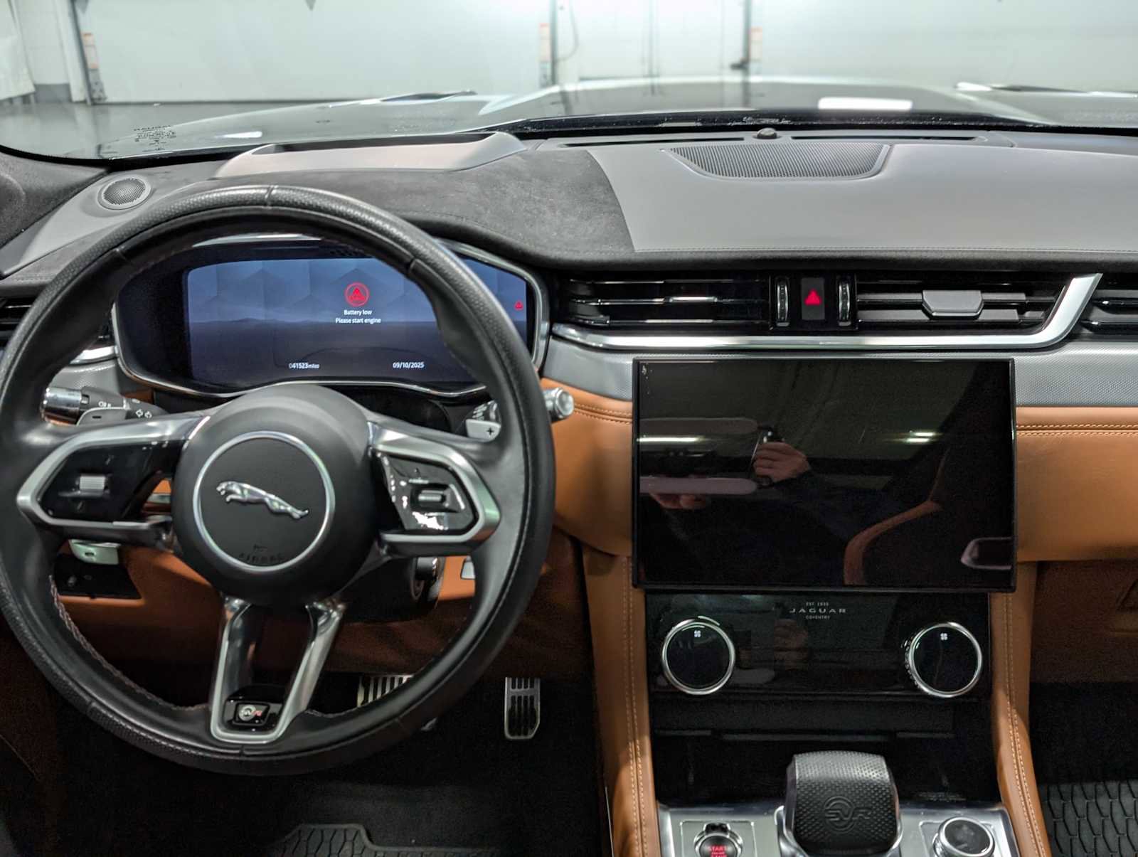 Used 2021 Jaguar F-PACE SVR image 16