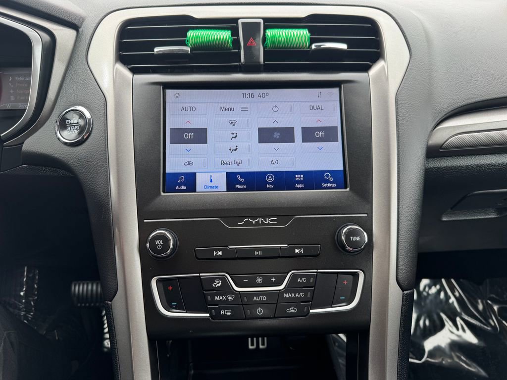 Used 2020 Ford Fusion SE image 30