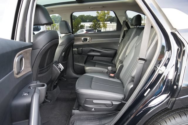 Used 2022 Kia Sorento EX w/ Panoramic Sunroof Package FWD image 15