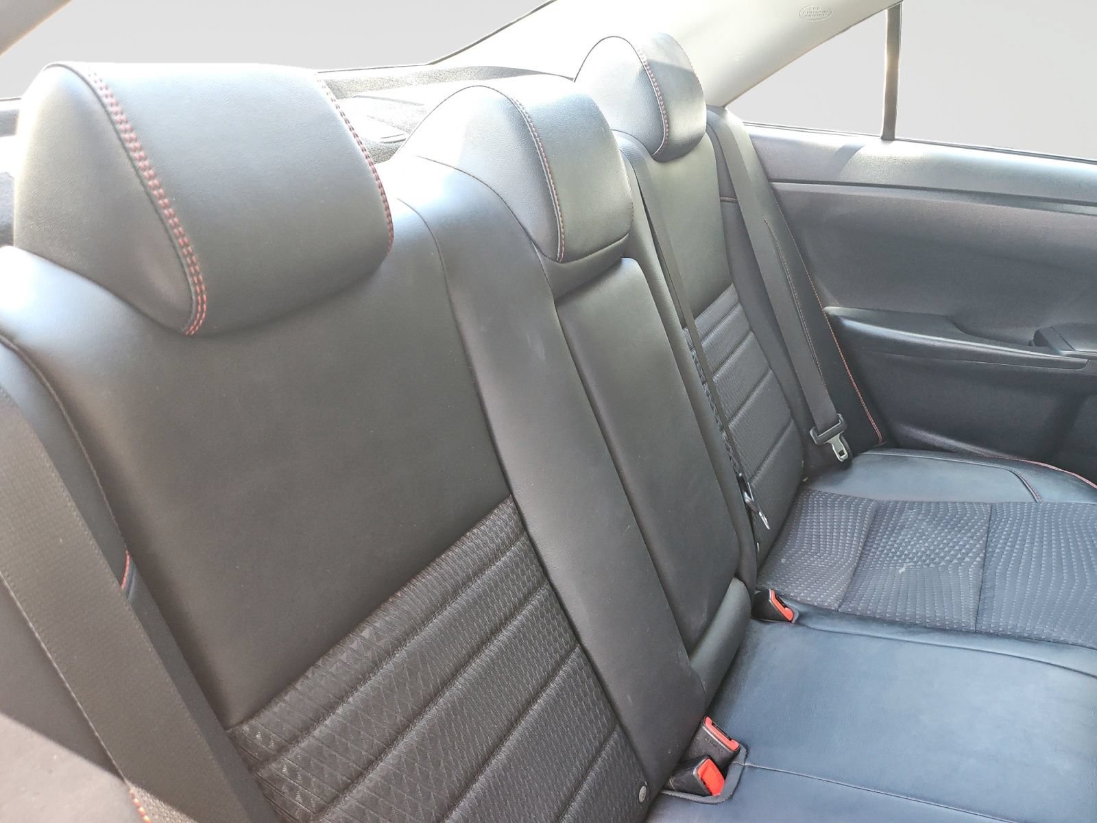 Used 2015 Toyota Camry SE FWD image 42