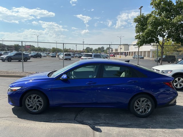 Used 2024 Hyundai Elantra SEL FWD image 8