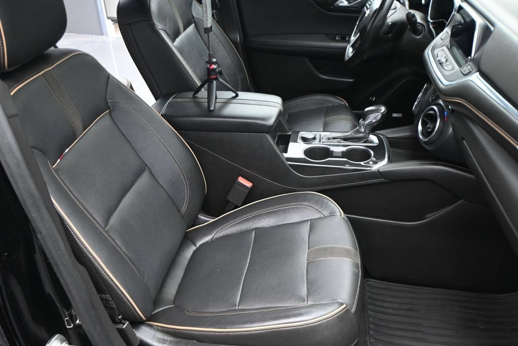 Used 2019 Chevrolet Blazer Premier w/ Sun and Wheels Package AWD/4WD image 6