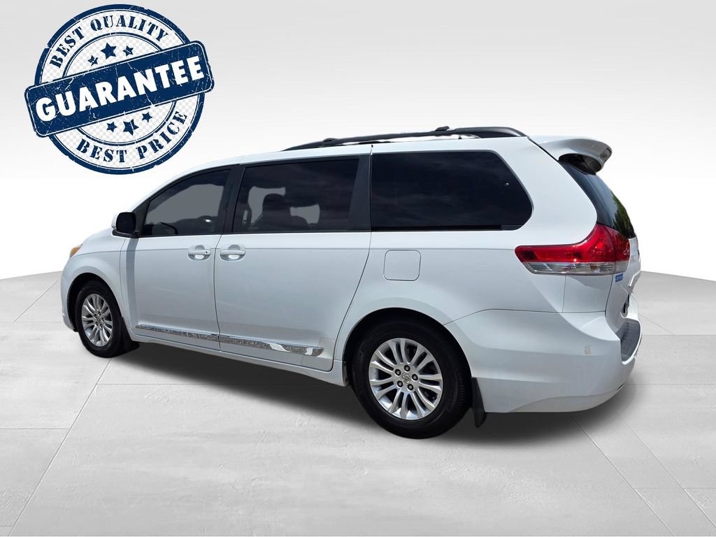 Used 2011 Toyota Sienna XLE FWD image 5