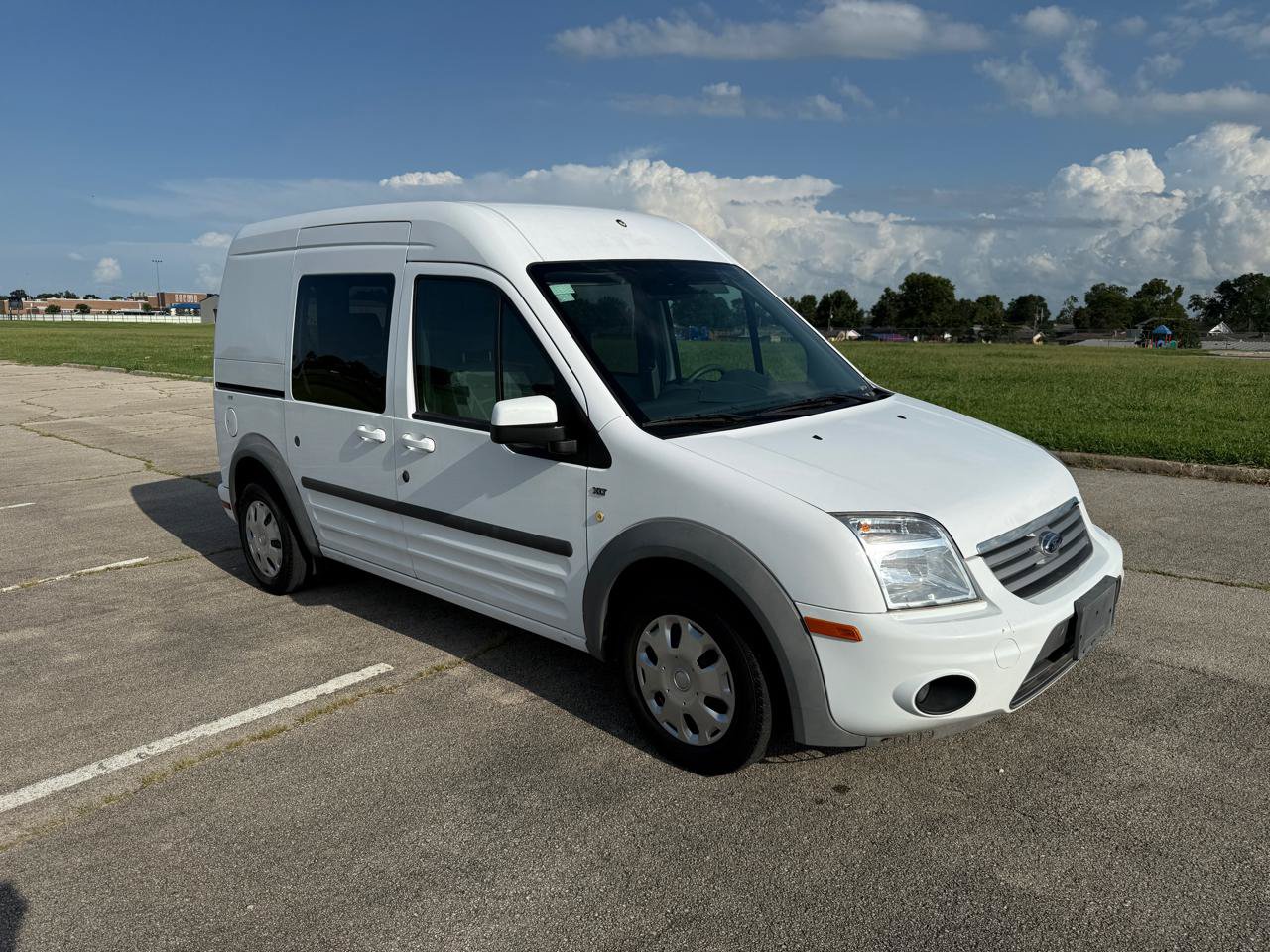 Used 2011 Ford Transit Connect XLT FWD image 2