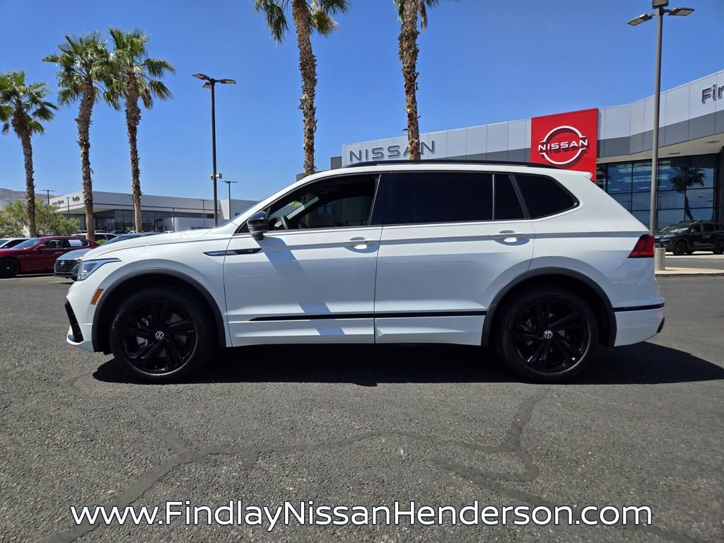 Used 2023 Volkswagen Tiguan SE R-Line FWD image 3