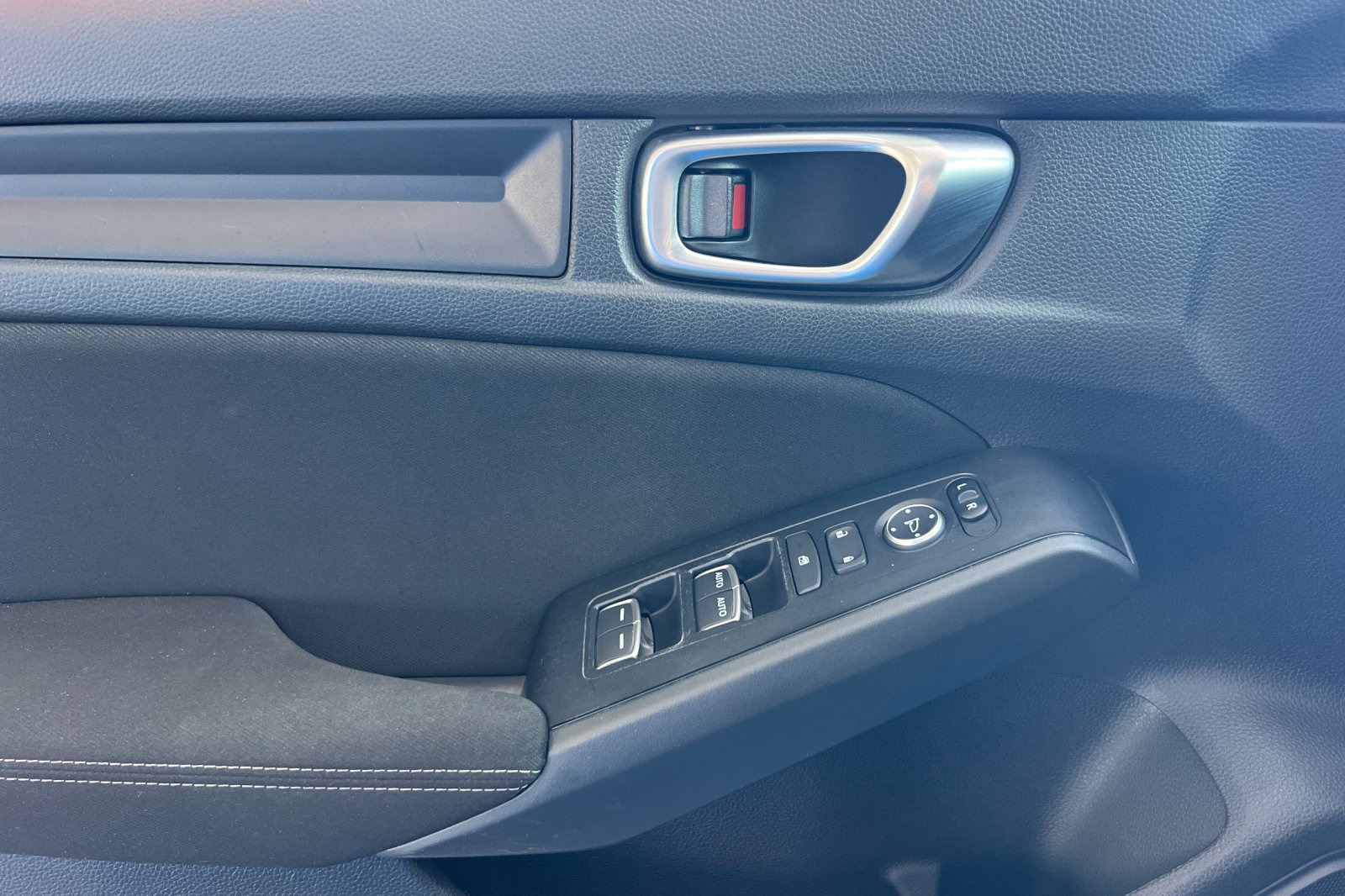 Used 2023 Honda Civic Sport image 11