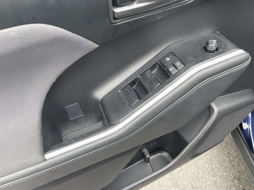 Used 2023 Toyota Highlander LE image 28