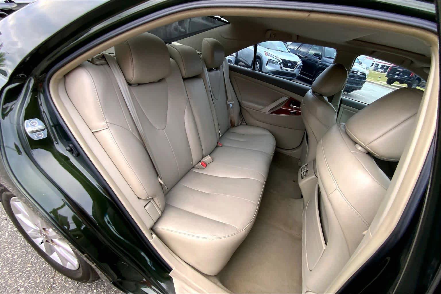 Used 2011 Toyota Camry XLE w/ XLE Extra-Value Pkg #1 FWD image 18