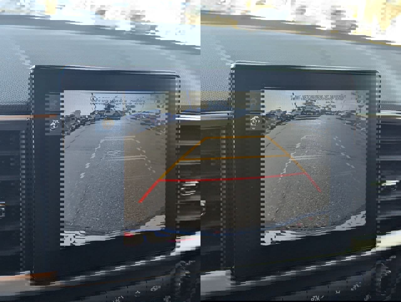 Used 2025 Hyundai Venue SEL image 24