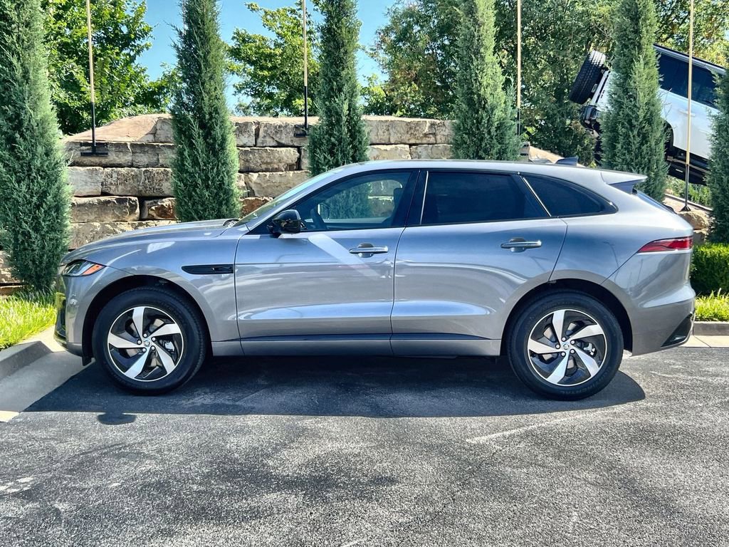 Used 2025 Jaguar F-PACE R-Dynamic S image 2