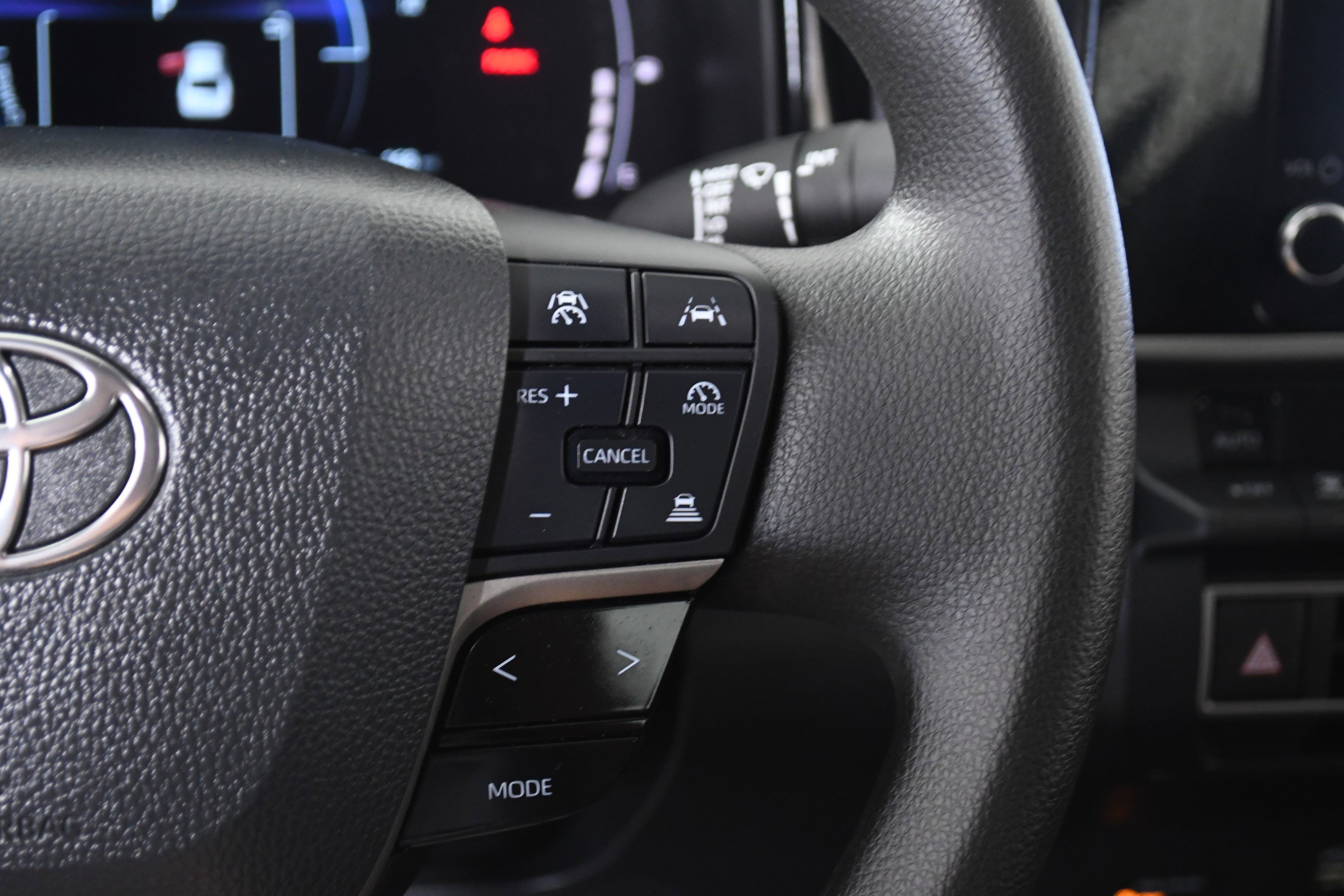 Used 2025 Toyota Camry LE image 13