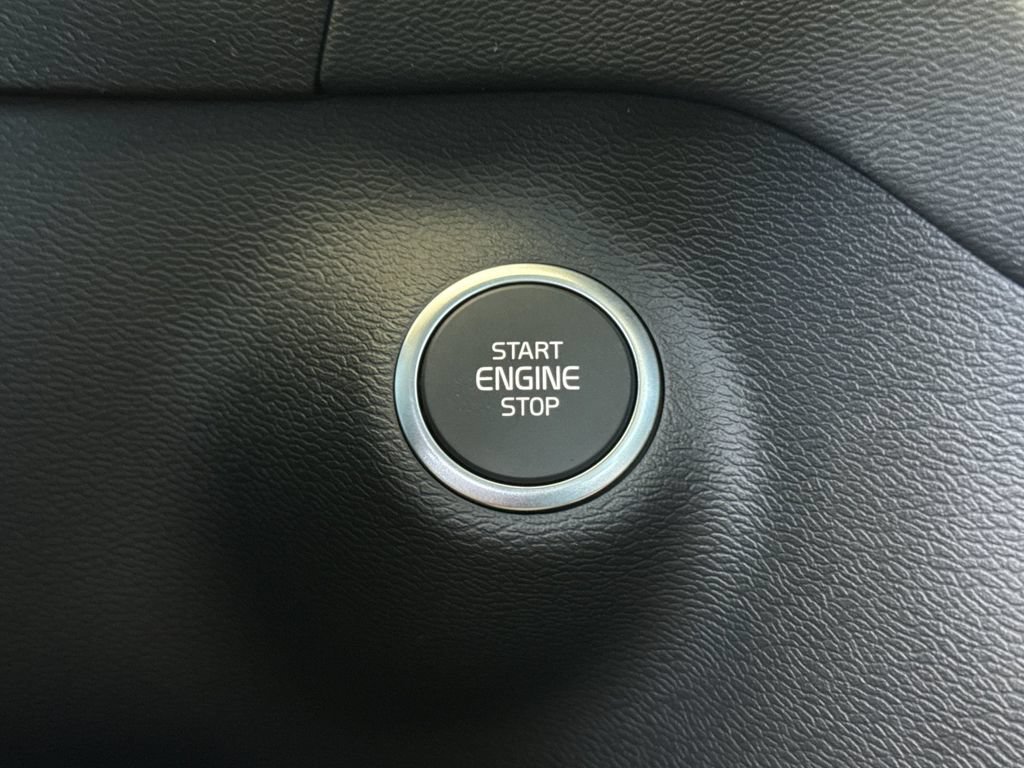 New 2026 Volvo XC40 B5 Plus w/ Climate Package AWD/4WD image 22