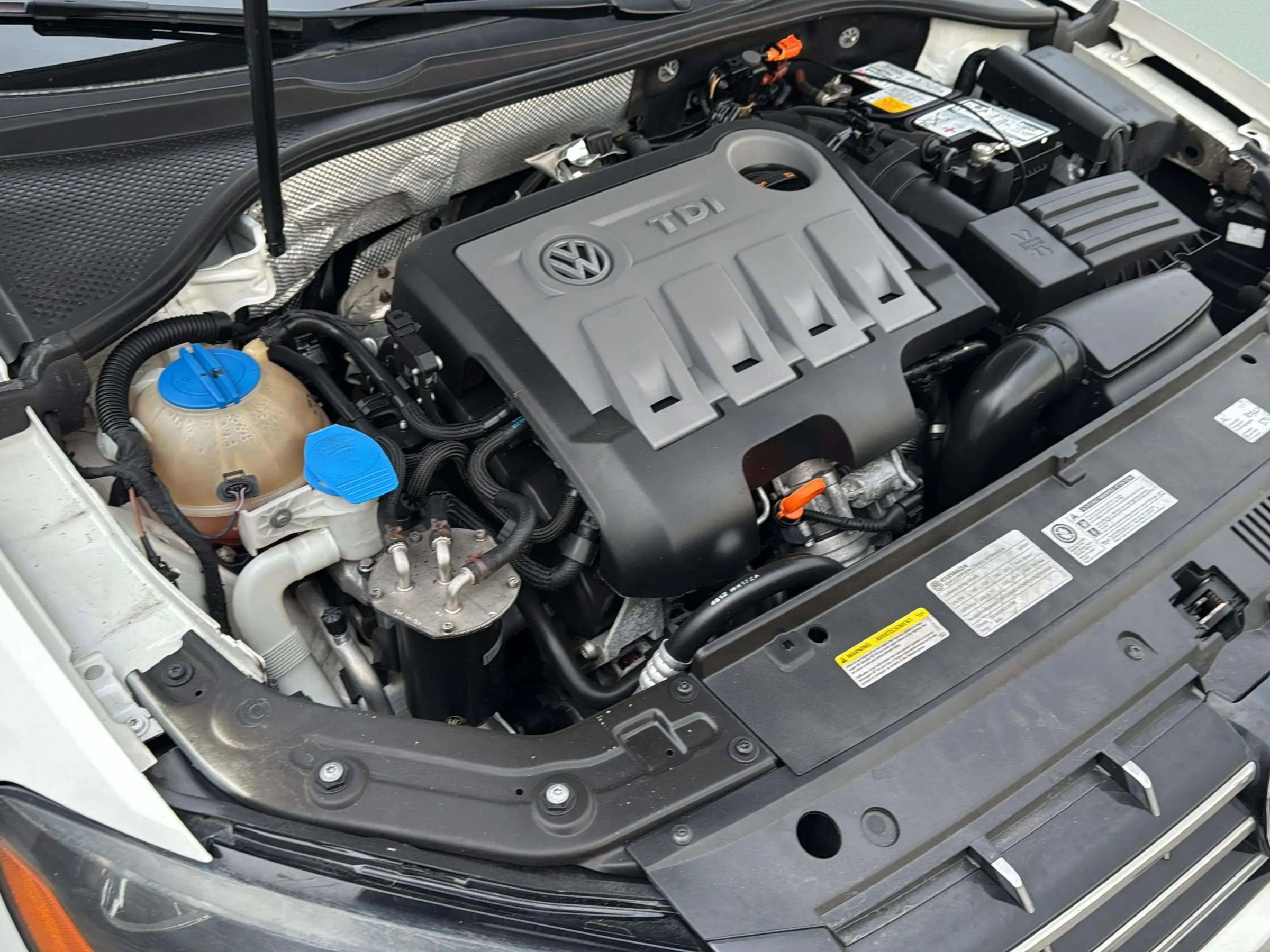 Used 2013 Volkswagen Passat TDI SE image 36
