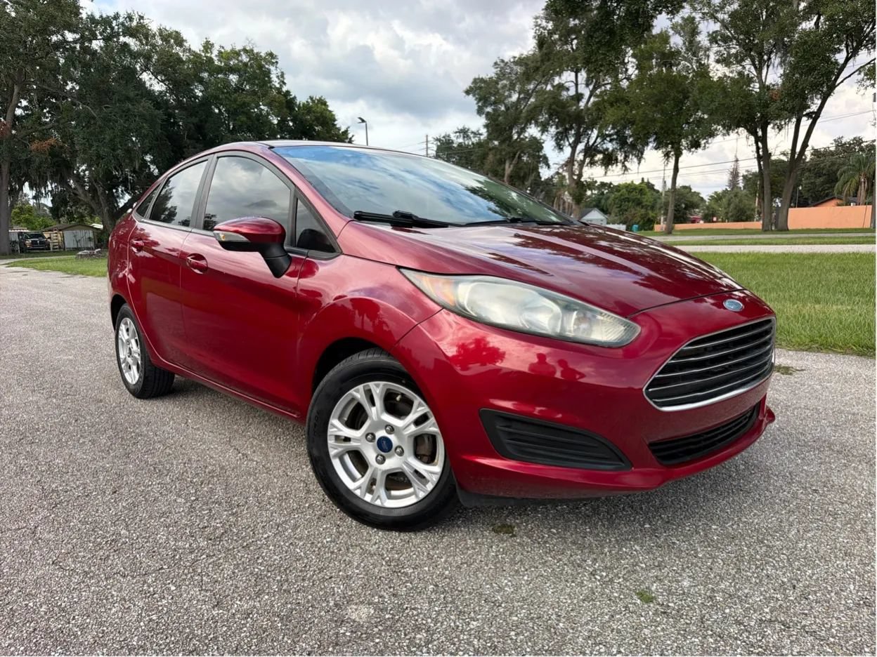 Used 2015 Ford Fiesta SE FWD image 3