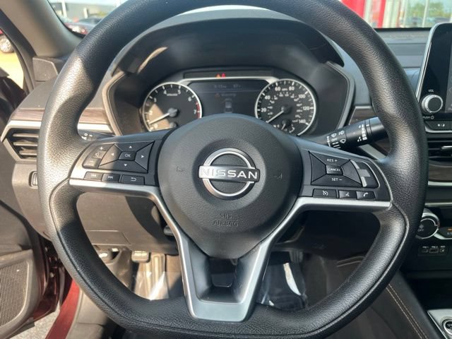 Used 2023 Nissan Altima 2.5 SV FWD image 13
