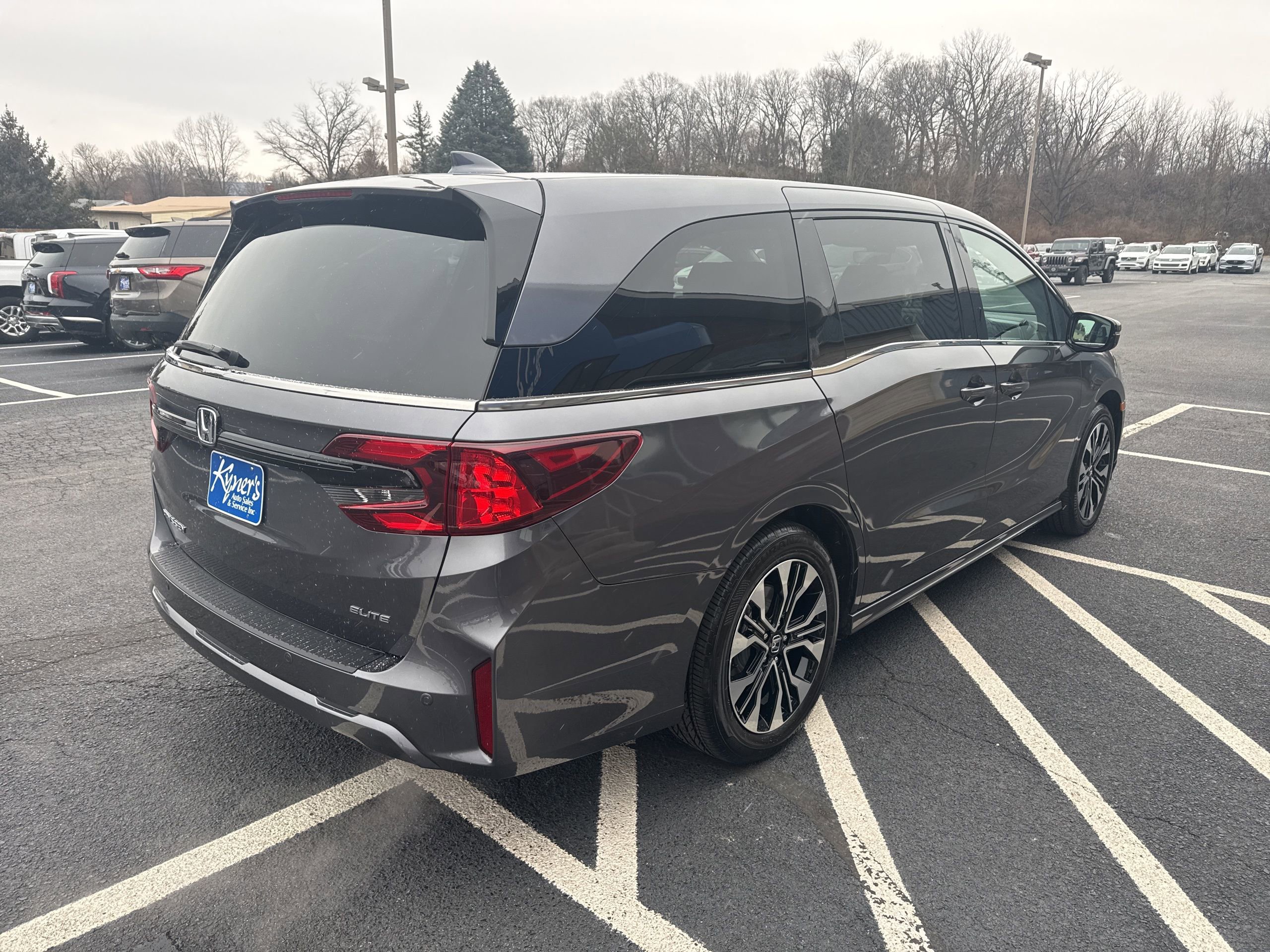 Used 2025 Honda Odyssey Elite image 6