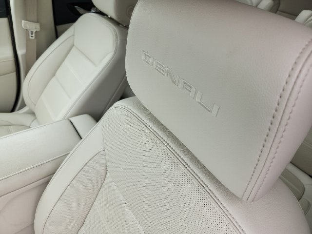 Used 2020 GMC Acadia Denali w/ Trailering Package AWD/4WD image 15