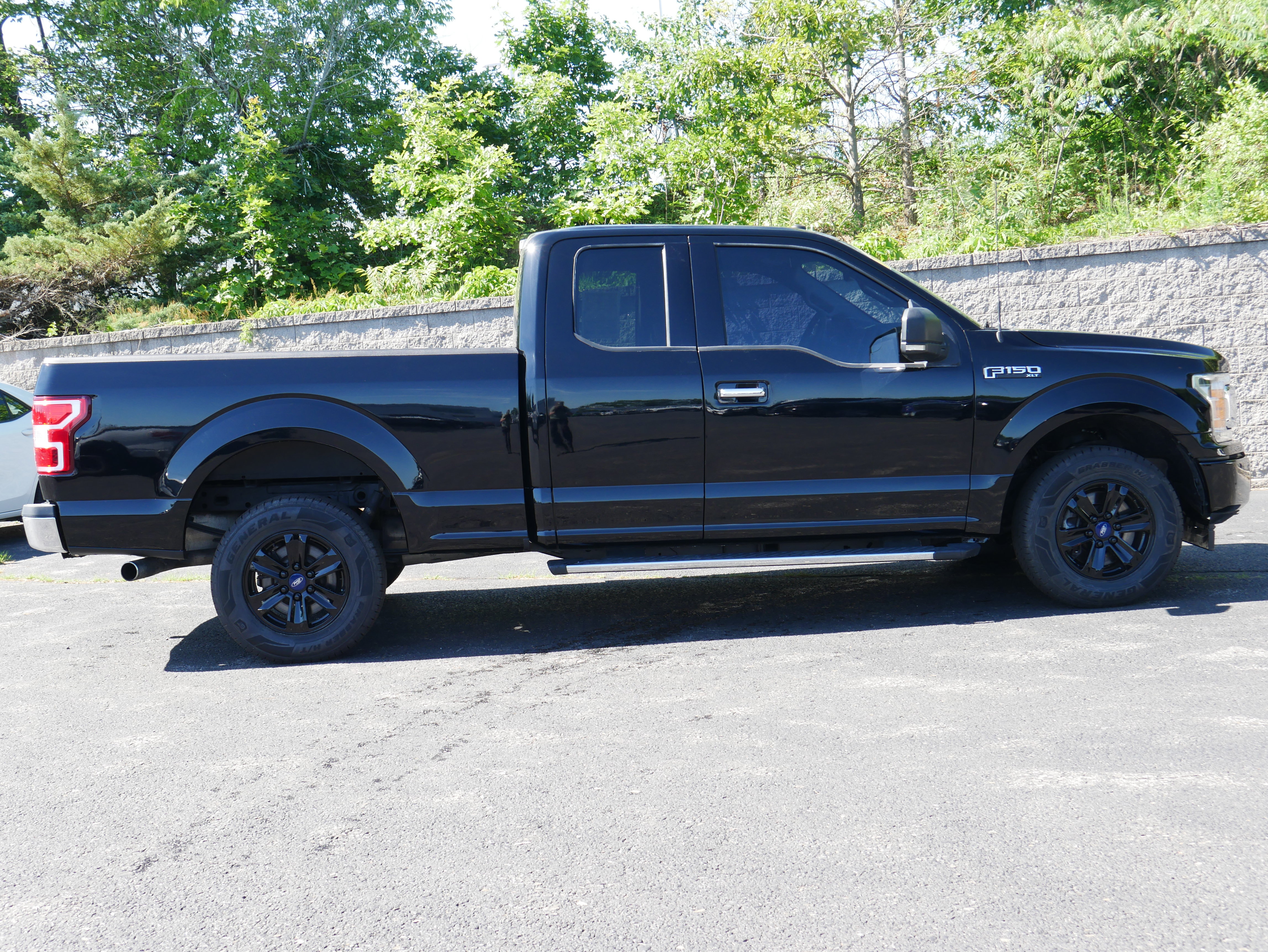 Used 2018 Ford F150 XLT w/ Equipment Group 302A Luxury AWD/4WD image 8