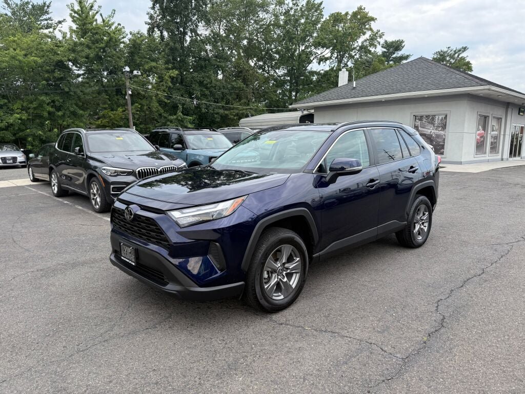 Used 2024 Toyota RAV4 XLE w/ Convenience Package AWD/4WD image 3