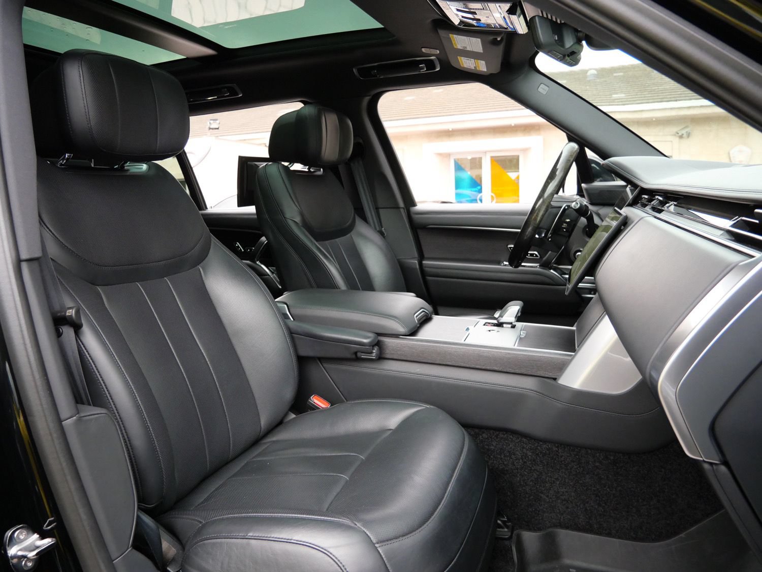 Used 2024 Land Rover Range Rover Long Wheelbase Autobiography AWD/4WD image 27