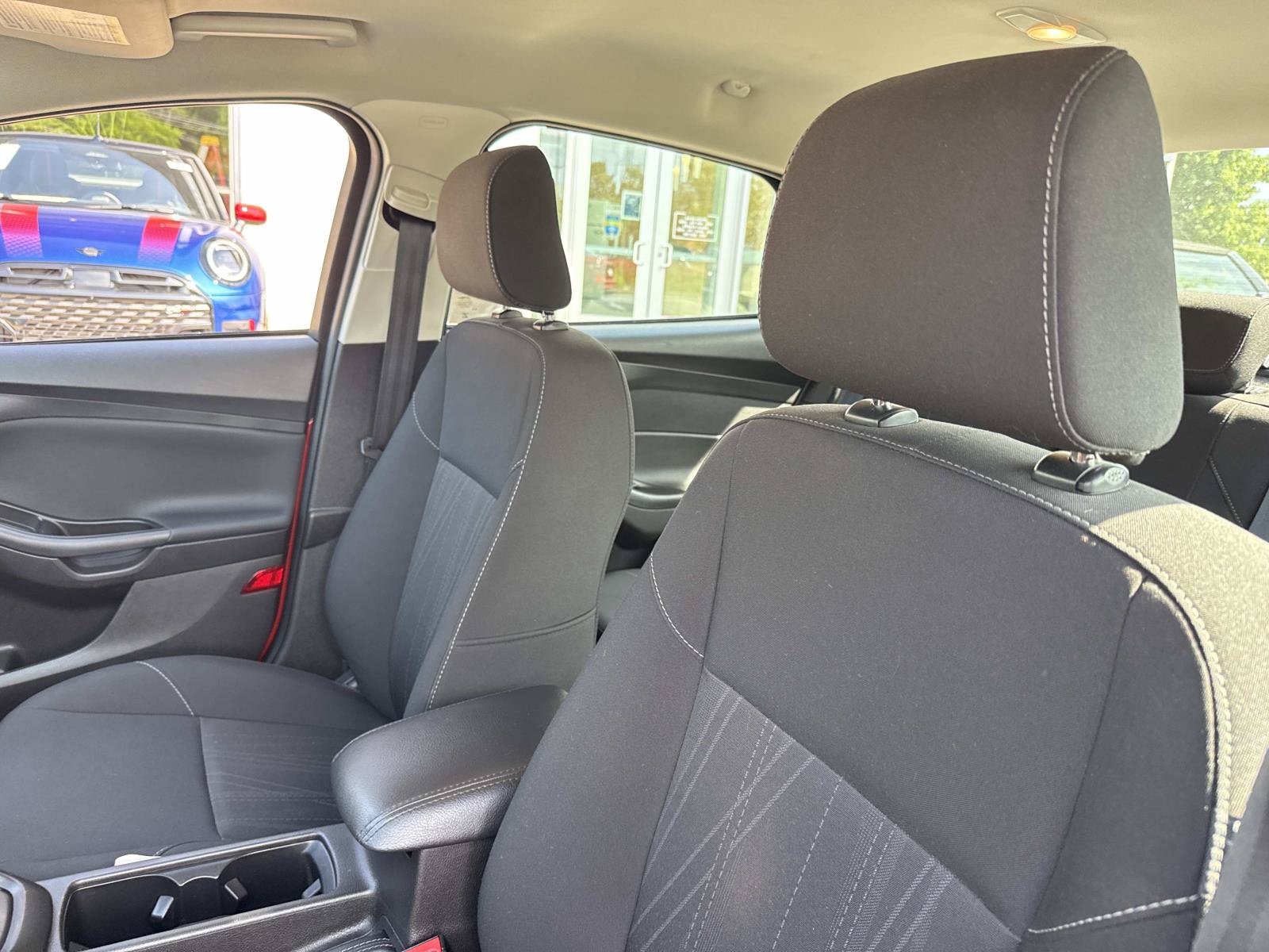 Used 2018 Ford Focus SE FWD image 21