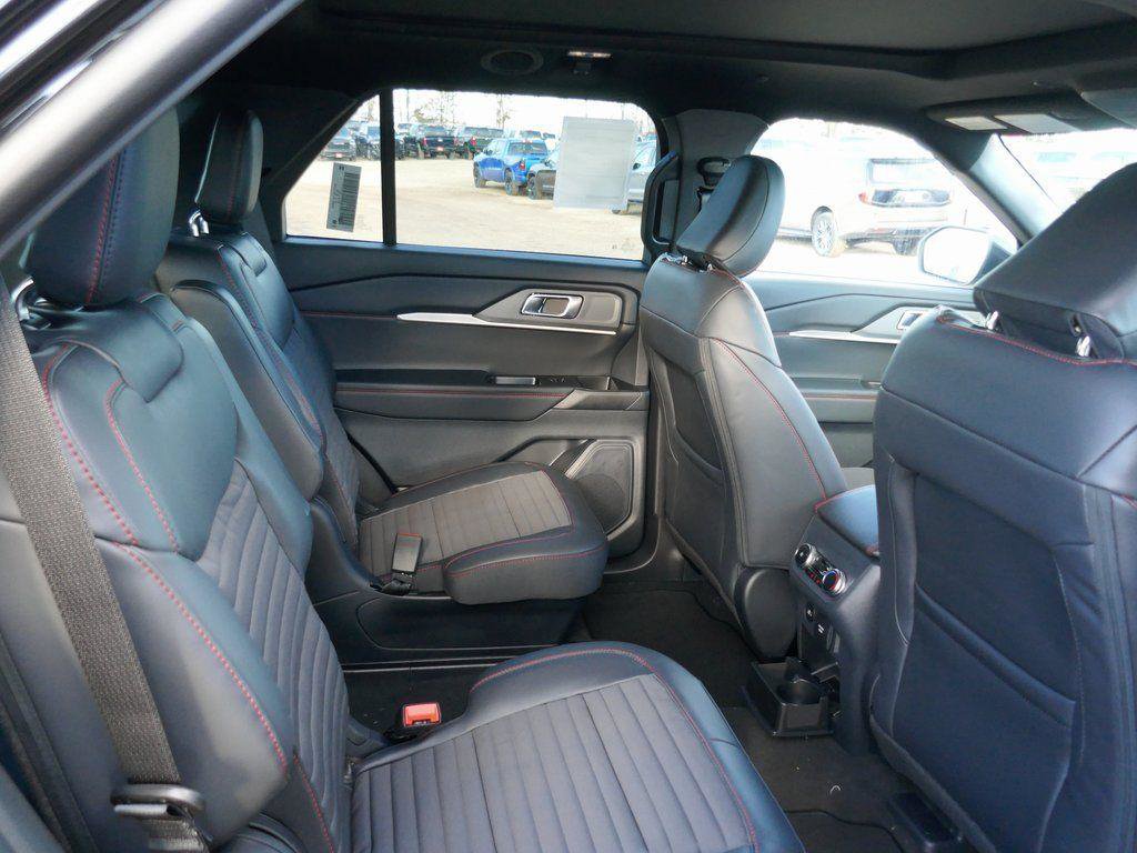 New 2026 Ford Explorer ST-Line w/ ST-Line Street Pack image 12